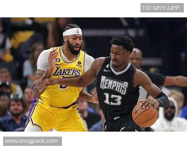 太阳队与自由人队精彩对决比分揭晓引发球迷热议