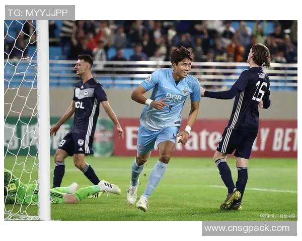 广岛三箭迎战神户胜利争夺联赛积分与荣誉的激烈对决