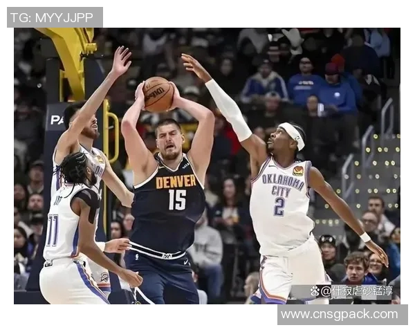 勇士队在季前赛中绝杀掘金队展现强大实力与团队默契